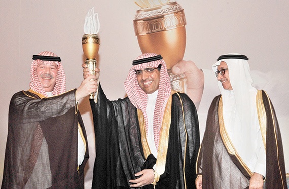 البنك الأهلي يكرّم أبوالنصر ويحتفي بالغامدي
