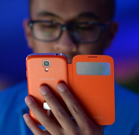 قصة مصورة: سامسونج  تعرض جالاكسي  إس4 في دار الأوبرا في سيدني