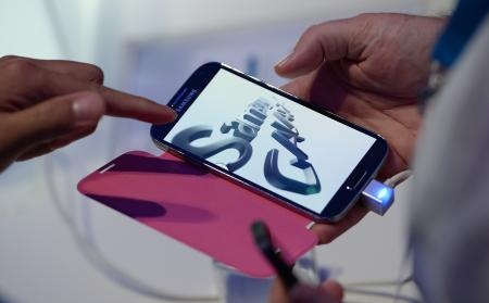 قصة مصورة: سامسونج  تعرض جالاكسي  إس4 في دار الأوبرا في سيدني