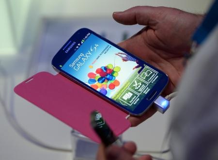 قصة مصورة: سامسونج  تعرض جالاكسي  إس4 في دار الأوبرا في سيدني