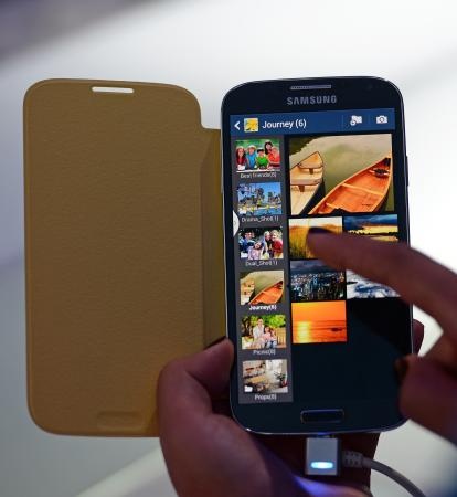 قصة مصورة: سامسونج  تعرض جالاكسي  إس4 في دار الأوبرا في سيدني