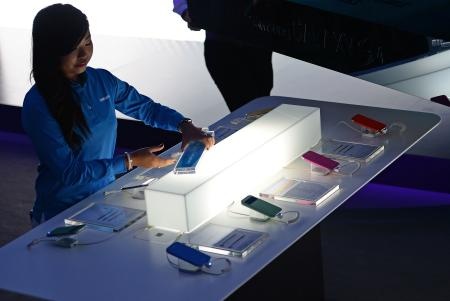 قصة مصورة: سامسونج  تعرض جالاكسي  إس4 في دار الأوبرا في سيدني