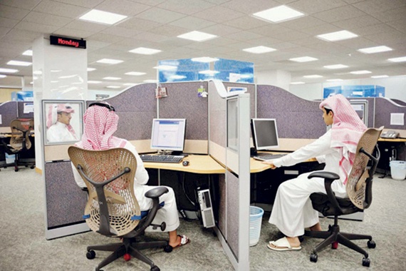 «هاشتاق» تغيير الإجازة الأسبوعية في السعودية .. معارضة وتأييد وكوميديا