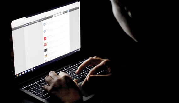 مختصو قضايا الأمن على الإنترنت يواجهون مخاوف الاختراق بطرق غريبة