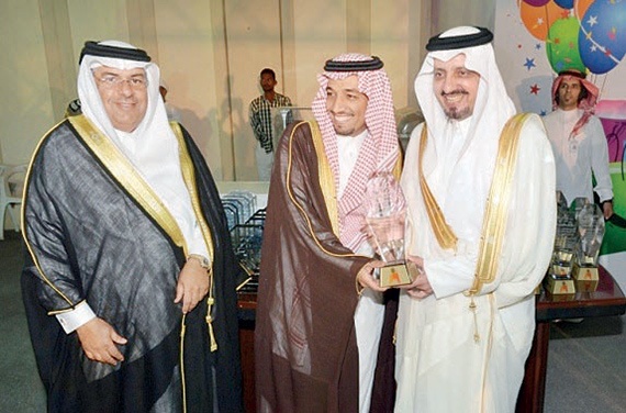«موبايلي» تجدد شراكتها لمهرجان أبها للتسوق 3 سنوات مقبلة