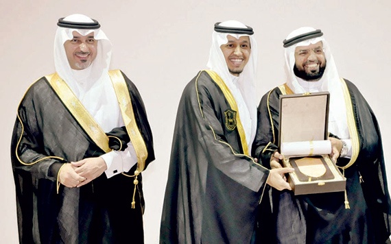 بنك البلاد يرعى حفل تخريج
 الدفعة الـ 52 من كلية الطب