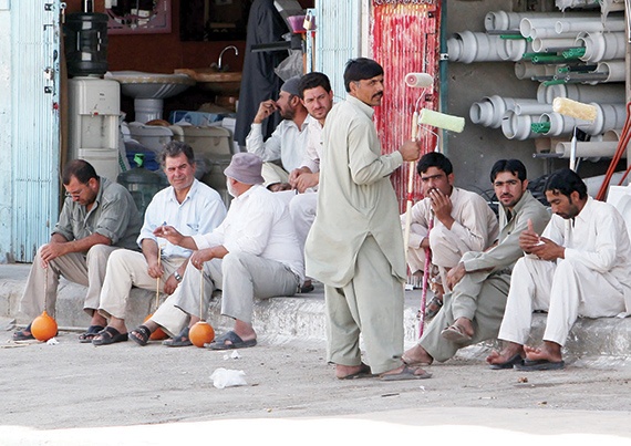 «الجوازات» تنقل وتعدل مهن مليوني عامل في 4 أشهر