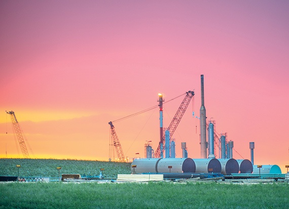 النفط الصخري  الأمريكي يعوق انتعاش صناعة المشتقات