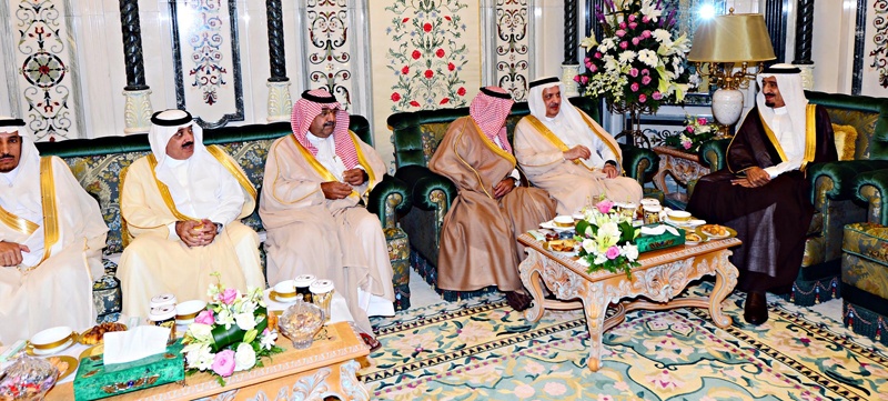 الملك يتسلم التقرير السنوي لـ"الحوار الوطني" ويشيد بدوره في نشر الوسطية والاعتدال