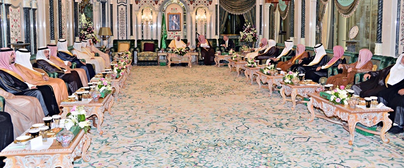 الملك يتسلم التقرير السنوي لـ"الحوار الوطني" ويشيد بدوره في نشر الوسطية والاعتدال