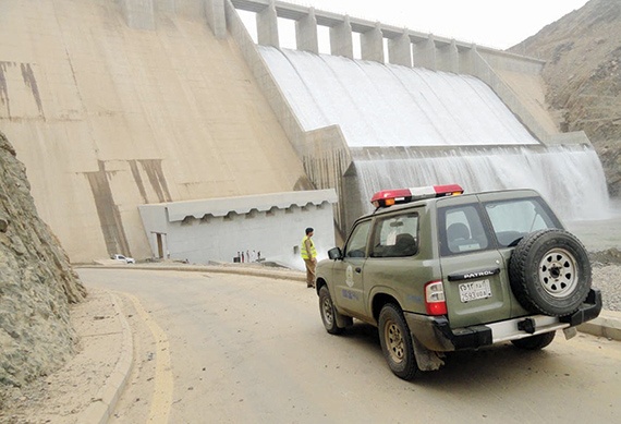 فتح بوابات سد بيش بعد ارتفاع منسوب المياه