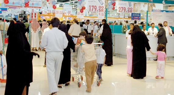 «التجارة»: الأسواق شهدت وفرا في السلع الاستهلاكية هذا العام