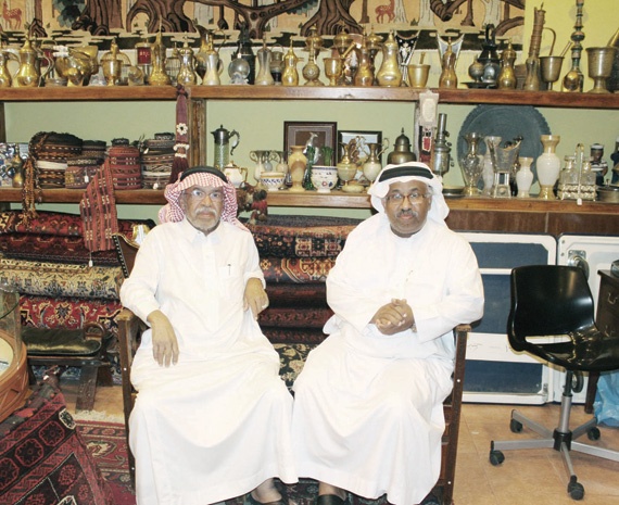 مواطن يحول بيته إلى 7 صالات تعكس صورا من حياة الآباء والأجداد