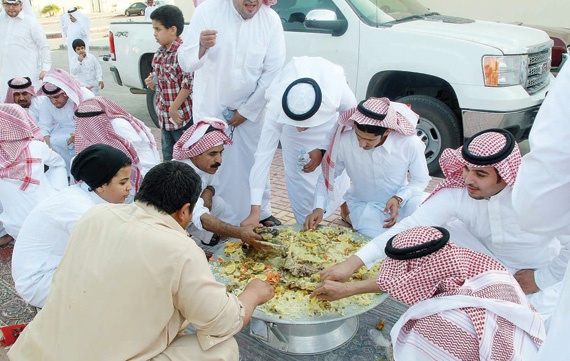 فيديو الاقتصادية الإلكترونية : رغم تعاقب الأجيال .. «عيد الحارة» لا يزال صامداً