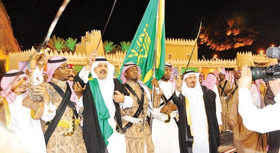 بالجهود الذاتية.. 400 شاب يجهزون 18 موقعا لعيد حائل