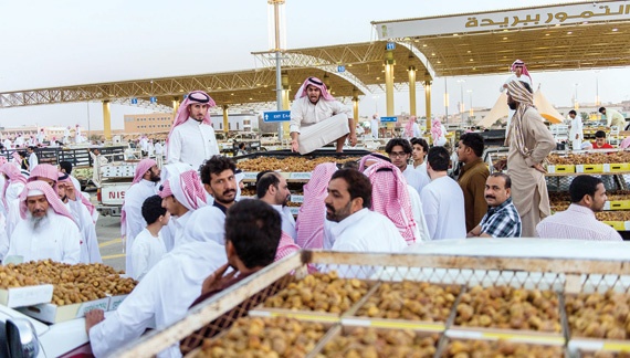موسم التمور في بريدة يسجل 9 ملايين ريال في 5 أيام