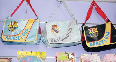 2470 حقيبة مدرسية وزعتها «بر الأحساء» على المستفيدين