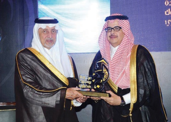 أمير مكة يكرّم STC لدعمها الحملة الوطنية لتوعية ضيوف الرحمن