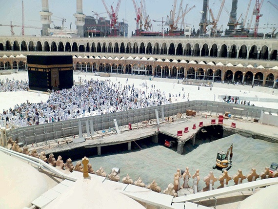 5 جهات معنية بالحج تتبادل الخبرات حول توسعة المطاف