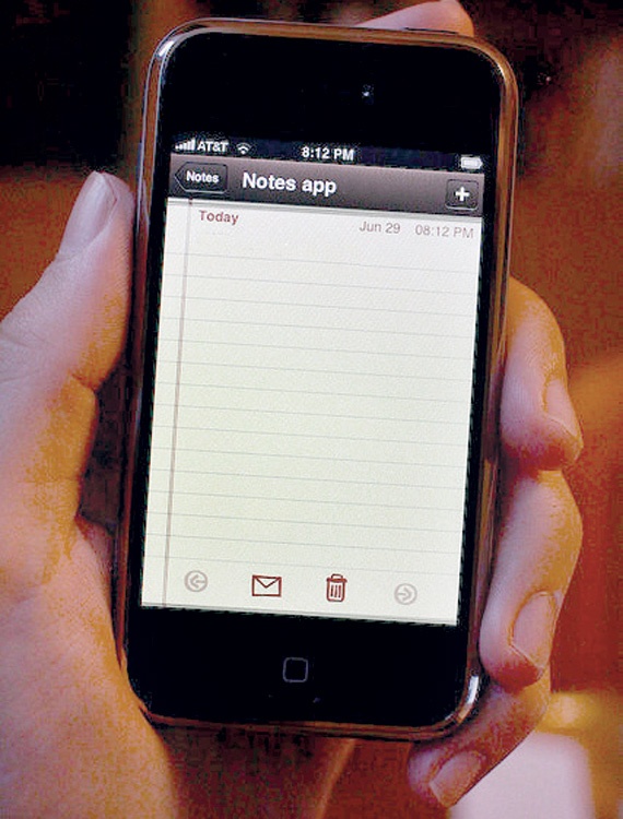 «أبل» تحوّل النصوص المكتوبة إلى مسموعة