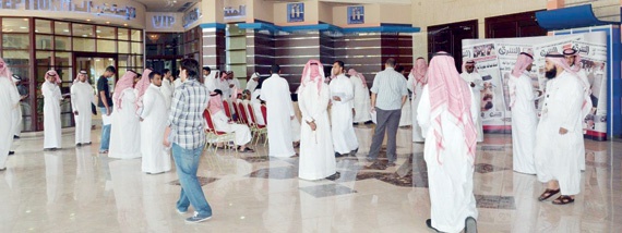 توظيف أكثر من 100 ألف شاب وشابة خلال العام الجاري