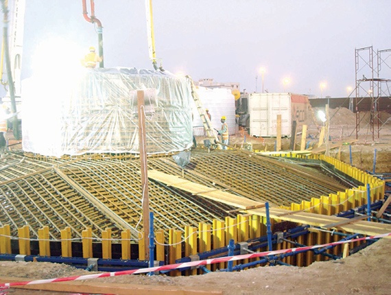 مبادرات عبد اللطيف جميل الاجتماعية تضع 200 طن  من الحديد لتأسيس قاعدة أطول علم في العالم
