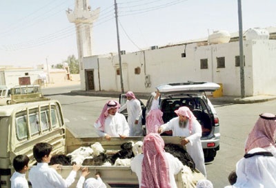 «مساجد الجمعة» تستعيد منافذ بيع أبناء البادية للأضاحي