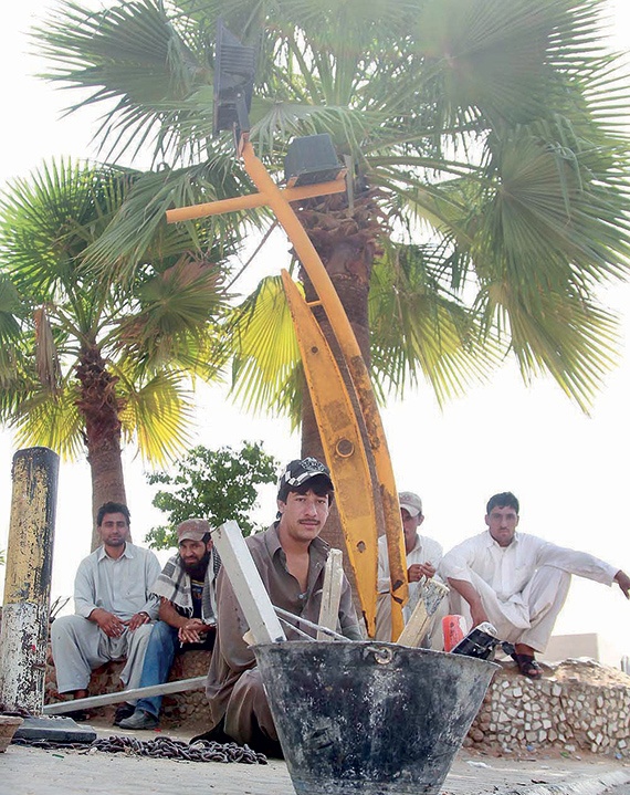 اللحاق بالتعديل حضورياً وإلكترونياً .. والتخلّف مستمر