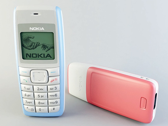 «نوكيا» تودّع نظامها «العجوز» .. وكهرباء البرق تشحن هواتفها