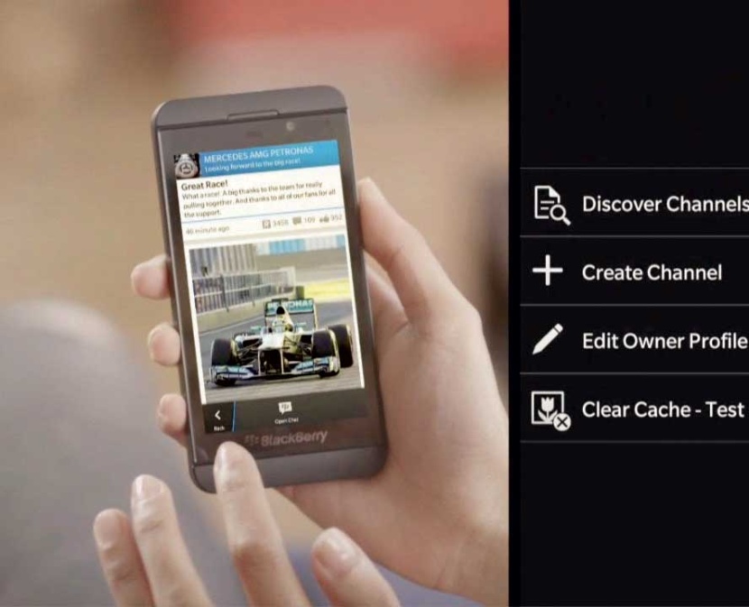 «هيئة الاتصالات» تنفي إيقاف BBM  على «أندرويد» و«أبل»
