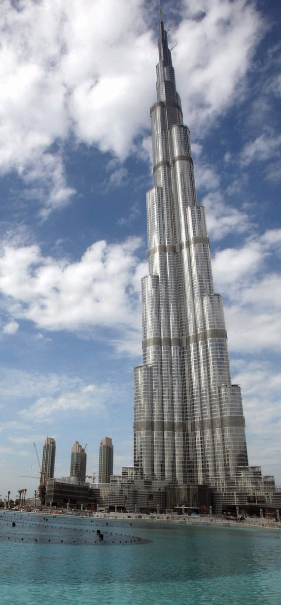 البيروقراطية وتجار الشنط سببا هجرة الاستثمارات للخارج