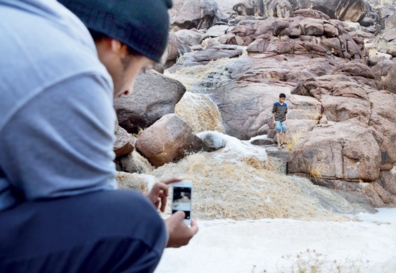 أمطار حائل .. رواج لمحال «المستلزمات البرية» والمطاعم الرابح الأكبر