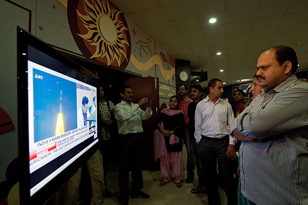 الهند تطلق أول مهمة إلى المريخ