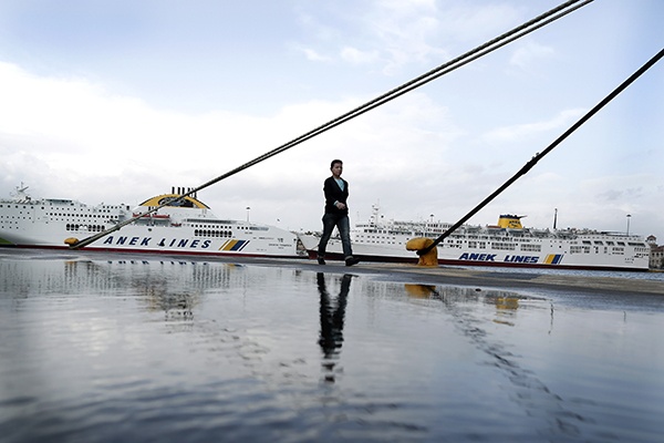 إضراب عام في اليونان يعرقل حركة النقل ويعطل الخدمات