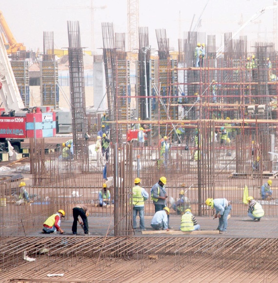 مطالب بإعادة هيكلة القطاع العقاري وتقنين عمل المكاتب العقارية