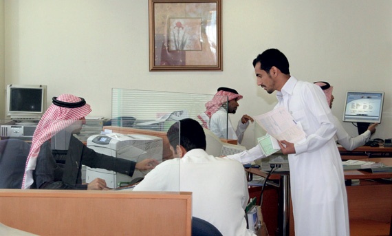 عقب التصحيح .. توجه لتوسيع فروع الحوالات المصرفية
