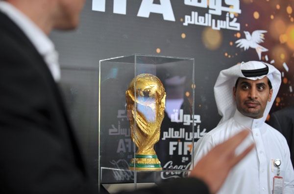 قصة مصورة : النسخة الأصلية لكأس العالم تصل الرياض
