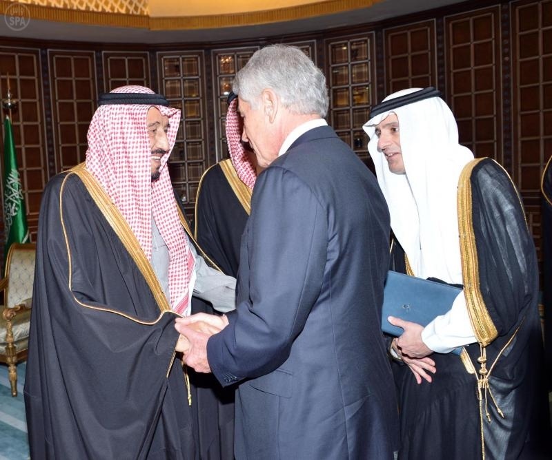 ولي العهد يبحث المستجدات الإقليمية والدولية مع وزير الدفاع الأمريكي