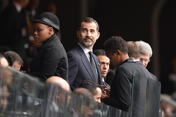 قصة مصورة :مانديلا يجمع العالم في تأبينه