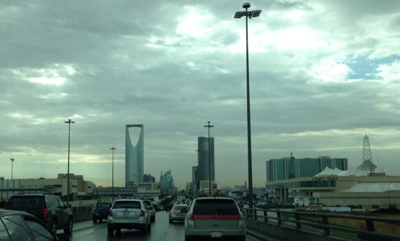 قصة مصورة : أجواء المطر على تويتر - فيديو