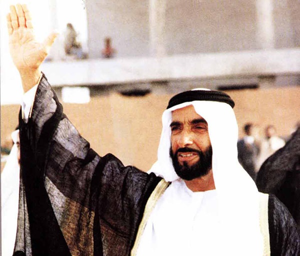 الأقصر تطلق اسم الشيخ زايد على أحد ميادينها