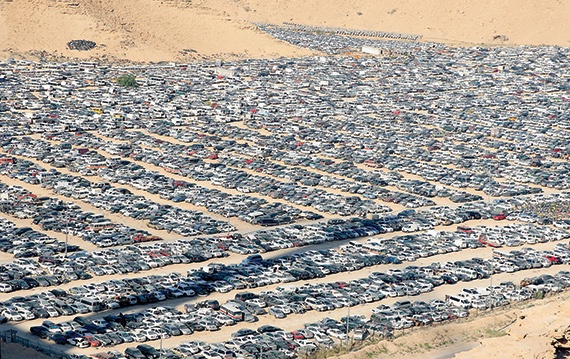 «رولزرويس» و«بنتلي» في حجز«لبن»