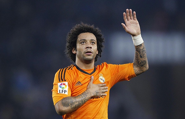 قصة مصورة : ريال مدريد يهزم إسبانيول ويقترب من صدارة دوري إسبانيا