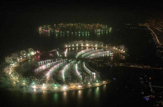 موسوعة جينيس: عرض دبي الناري في رأس السنة حطّم كل الأرقام القياسية