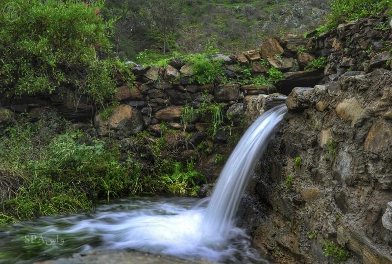 قصة مصورة : شلالات الأمطار تحول جبال الباحة للوحة بديعة