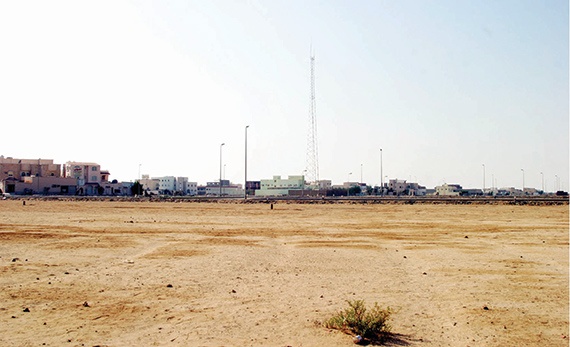 «التحزبات» والاحتكار يمنعان انخفاض أسعار الأراضي والعقارات