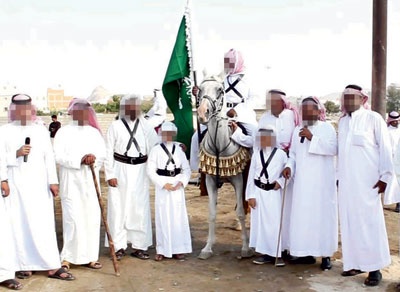 أشرطة الرصاص تُحيط بأجساد الأطفال
 في مناسبات الطائف