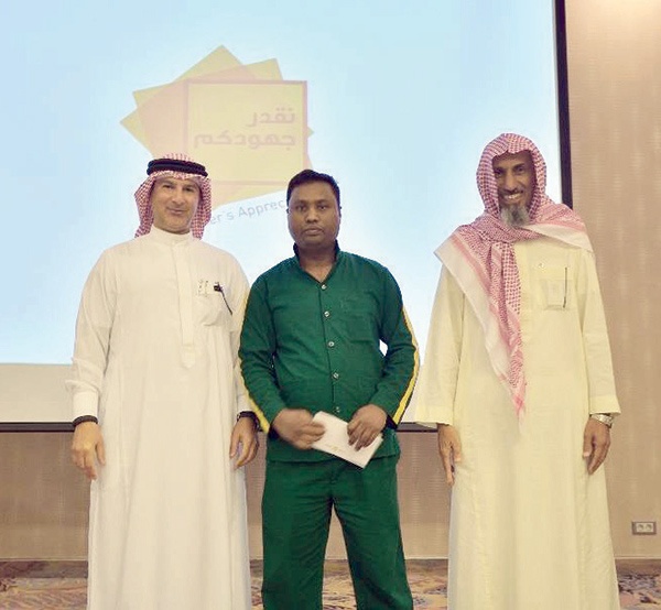 «سدكو القابضة» تكرم موظفي شركات متعاقدة في النظافة والضيافة
