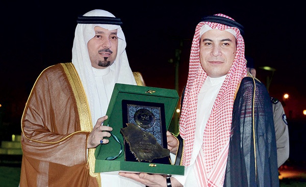 أمير مكة يكرم «مبادرات عبد اللطيف جميل» لتنفيذها متحف جدة للمجسمات