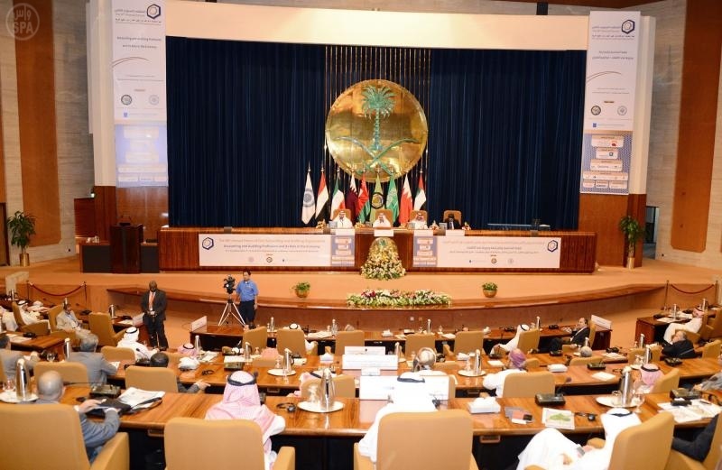 محمد بن نايف: الإرهاب ليس عفويا بل تقف وراءه دول وقوى متعددة